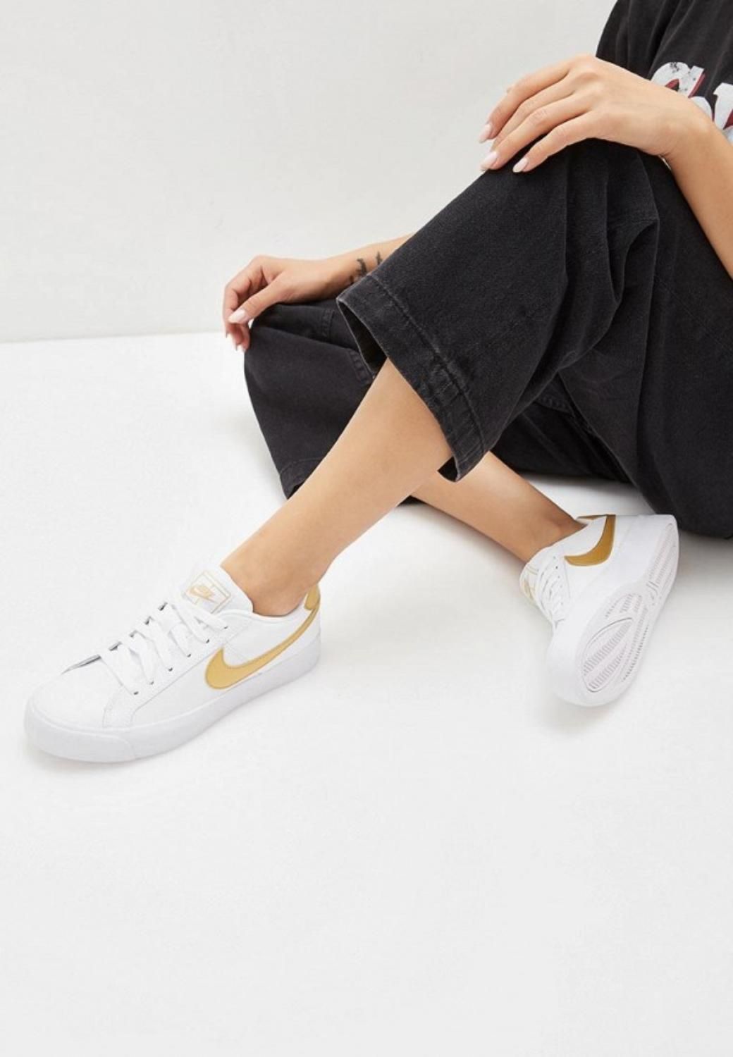 Стильные женские кроссовки Nike Court Royale AC Canvas