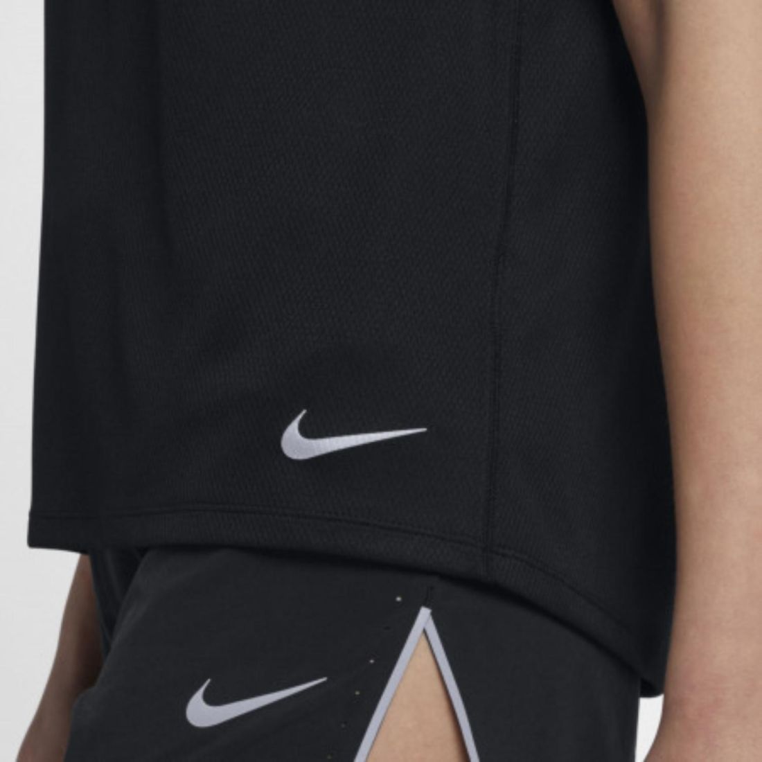 Удобная женская футболка Nike Run