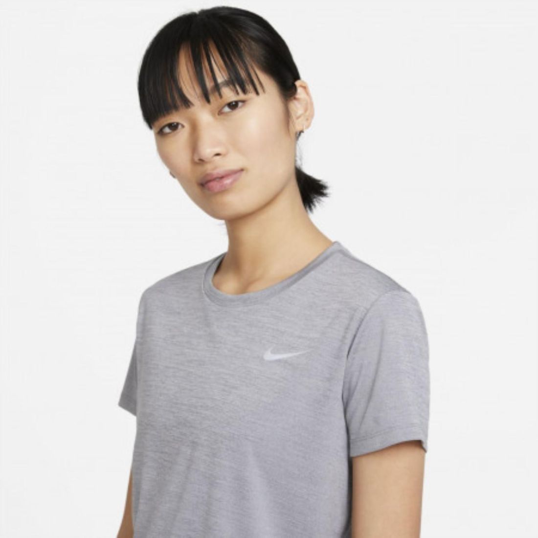 Стильная женская футболка Nike Miler