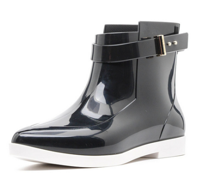 Стильные женские сапожки Melissa