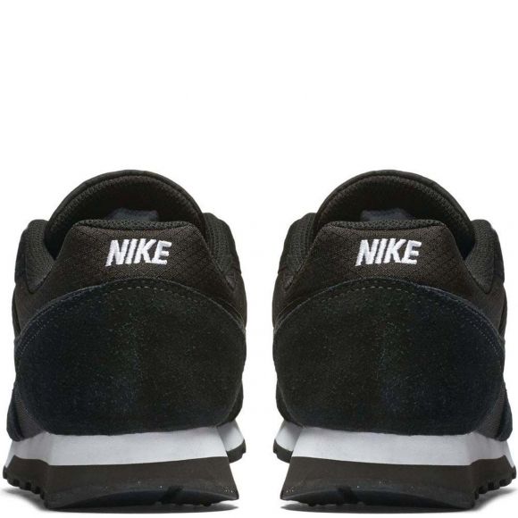 Легкие женские кроссовки Nike MD Runner 2