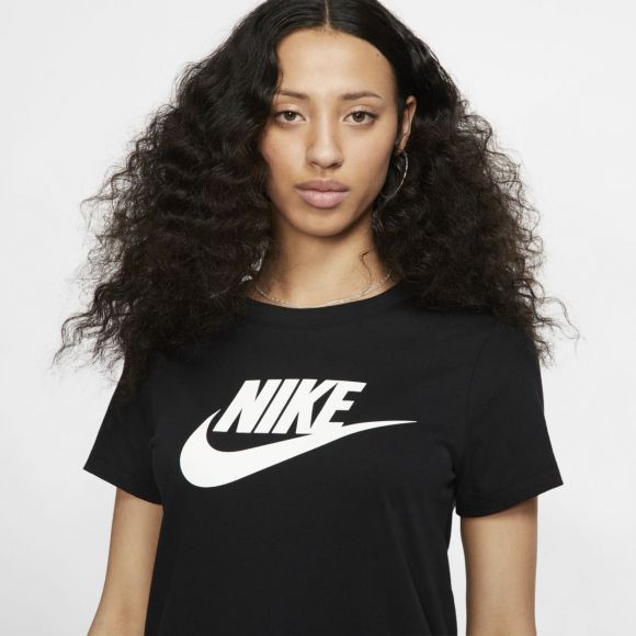 Футболка Nike Sportswear Essential