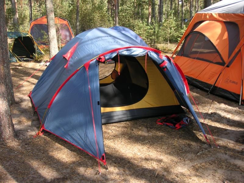 Вместительная палатка Tramp Mountain 2