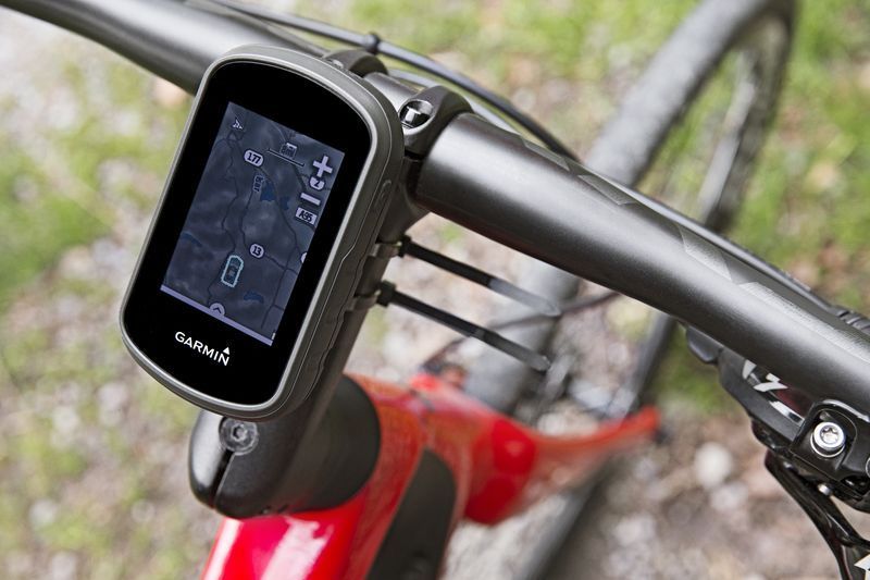 Портативный навигатор Garmin eTrex Touch 35