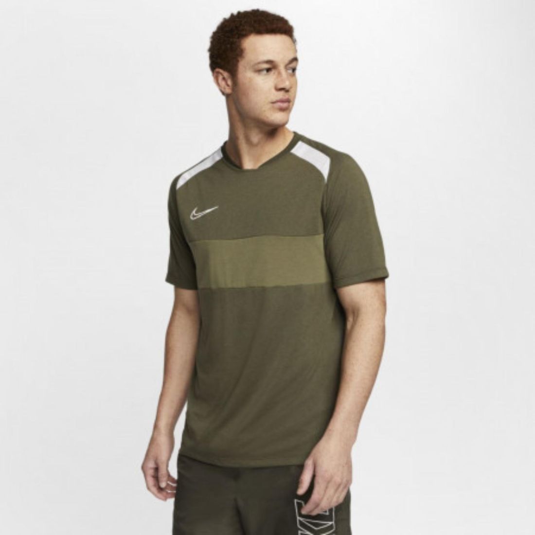 Комфортная мужская футболка Nike Dri-FIT Academy