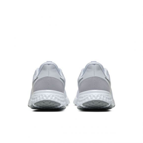 Беговые женские кроссовки Nike Revolution 5